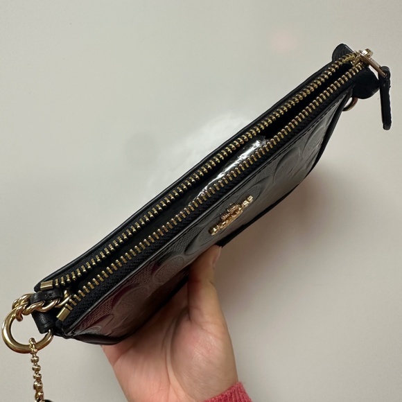 NWT! RARE! Coach F22698 Women's Large Wristlet 19 In Black Signature Leather - Picture 7 of 9
